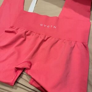 NVGTN Vibrant Pink Leggings